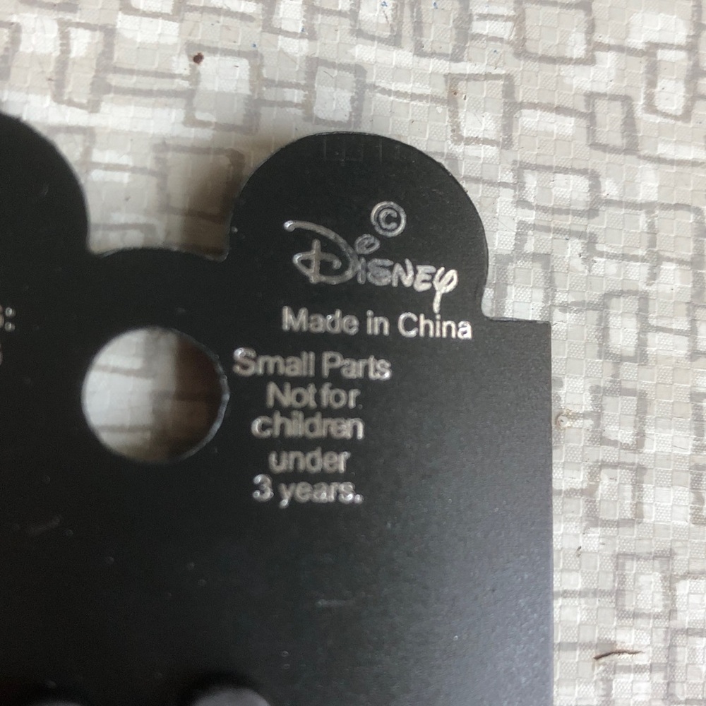 Vintage Disney American Flag Pin EUC - Picture 6 of 7